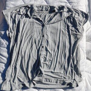 Short sleeve grey shirt